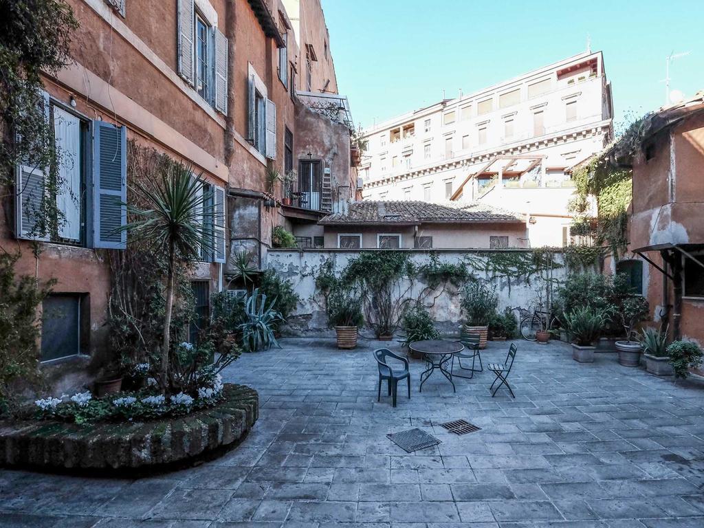 Ancient Trastevere Vespa Loft Apartment Rome Exterior photo